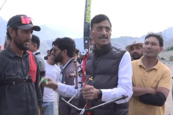 Union Ministers Mansukh Mandaviya and Sanjay Seth Try Archery in Ladakh, Interact with Local Archers